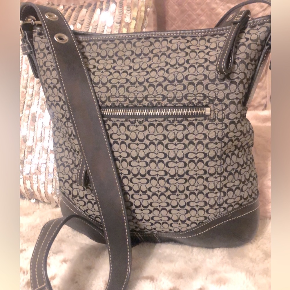 Coach Crossbody 🎀 - Picture 2 of 14